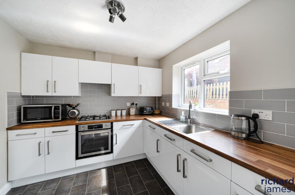 28c45b8eb66143b28d8f28f3941ac332