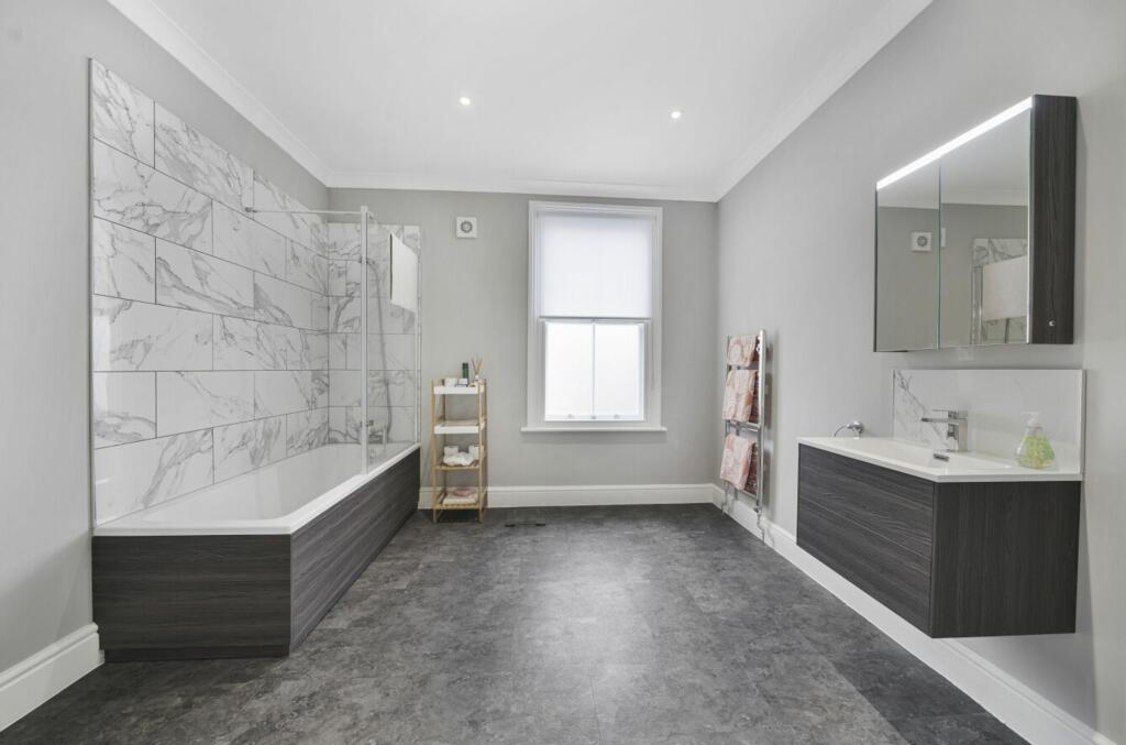 En-Suite Two (1)