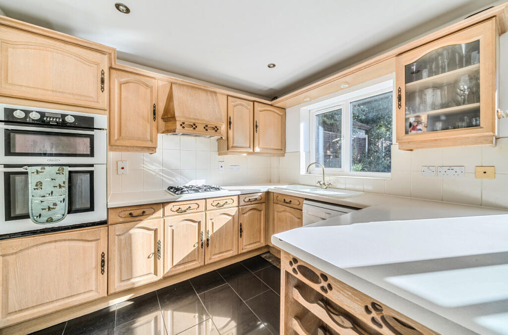 1349795-11-68c3e5...