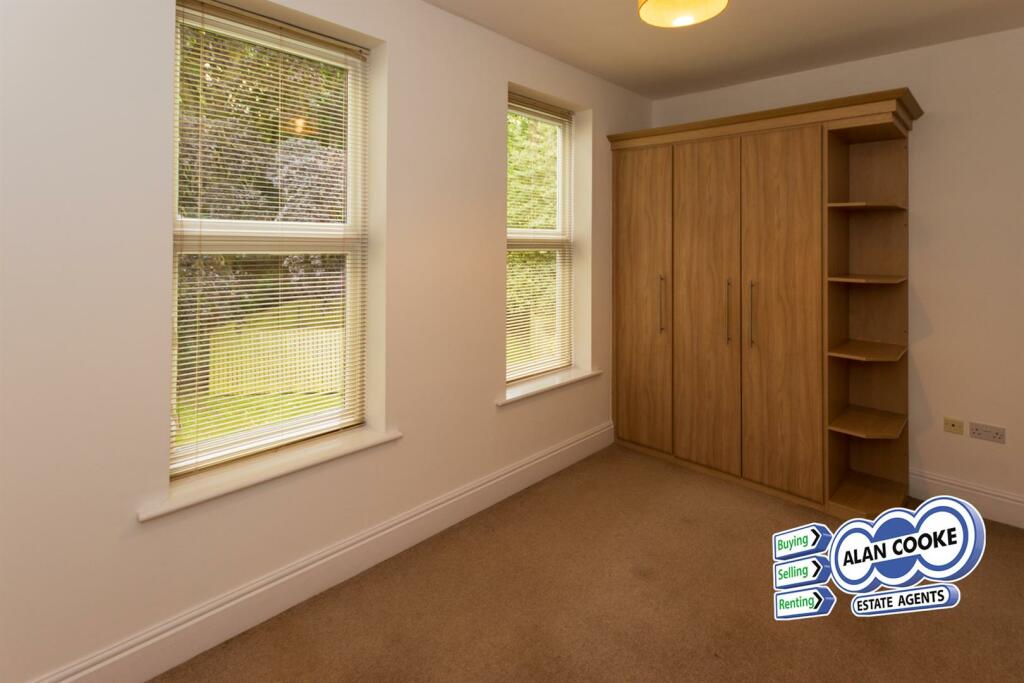 BEDROOM 2