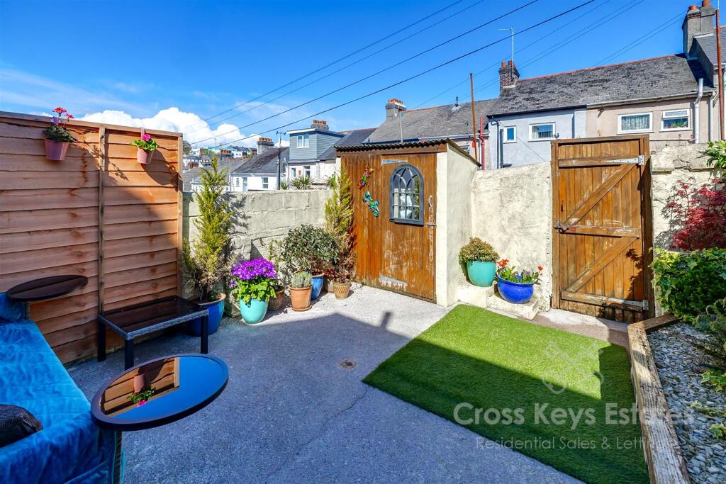 Rear Courtyard Garden
