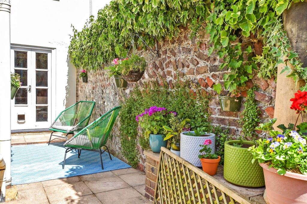 External Lifestyle Photograph