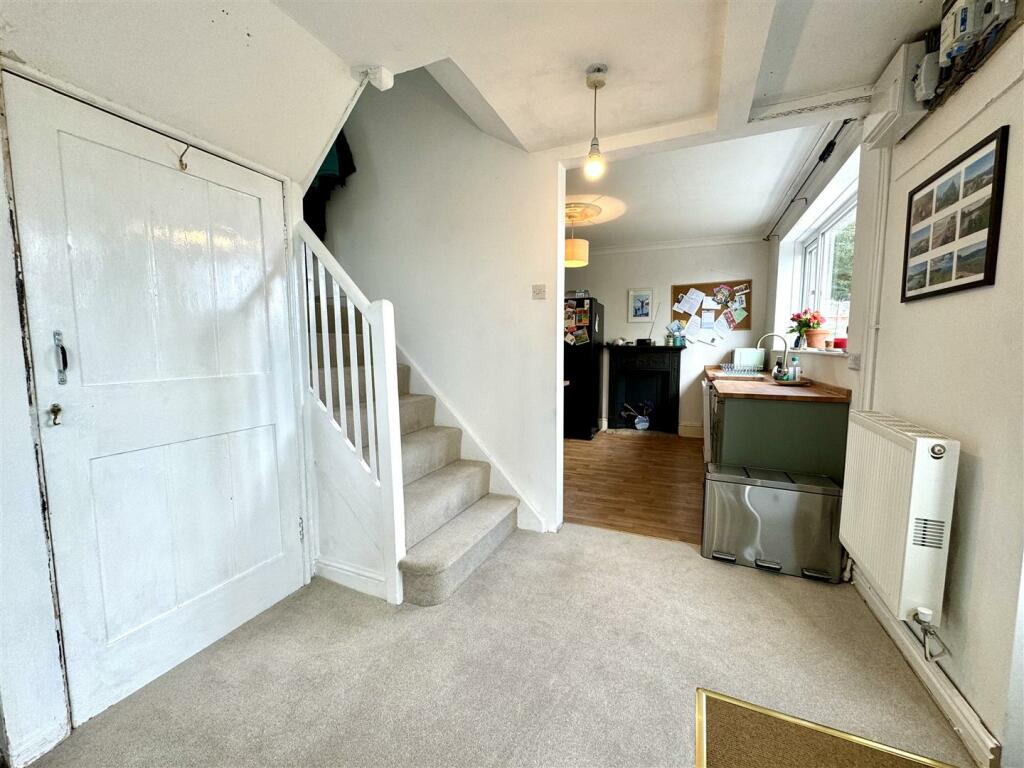 FAMILY/DINING AREA