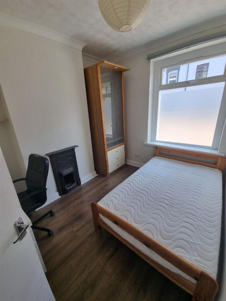 bedroom.jpg