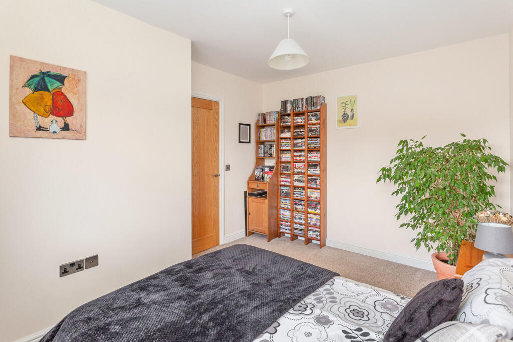 bedroom 3b