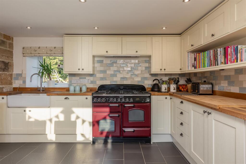 Brook Lane 31 Kitchen-5.jpg