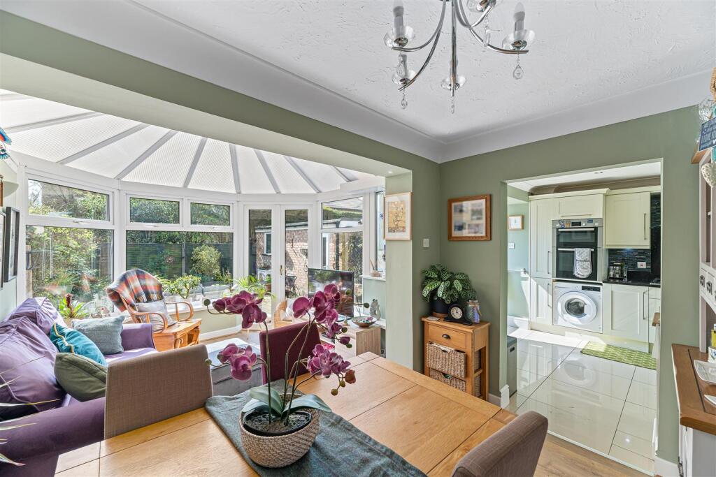 Dining Room/Conservatory