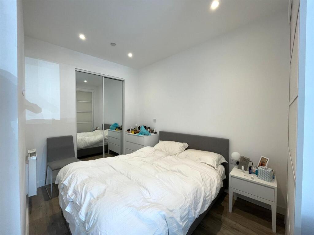Bedroom.jpg