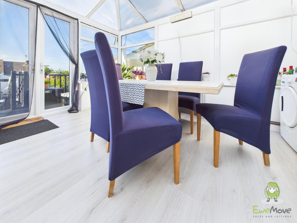 CAM01543G0-PR0139-STILL034