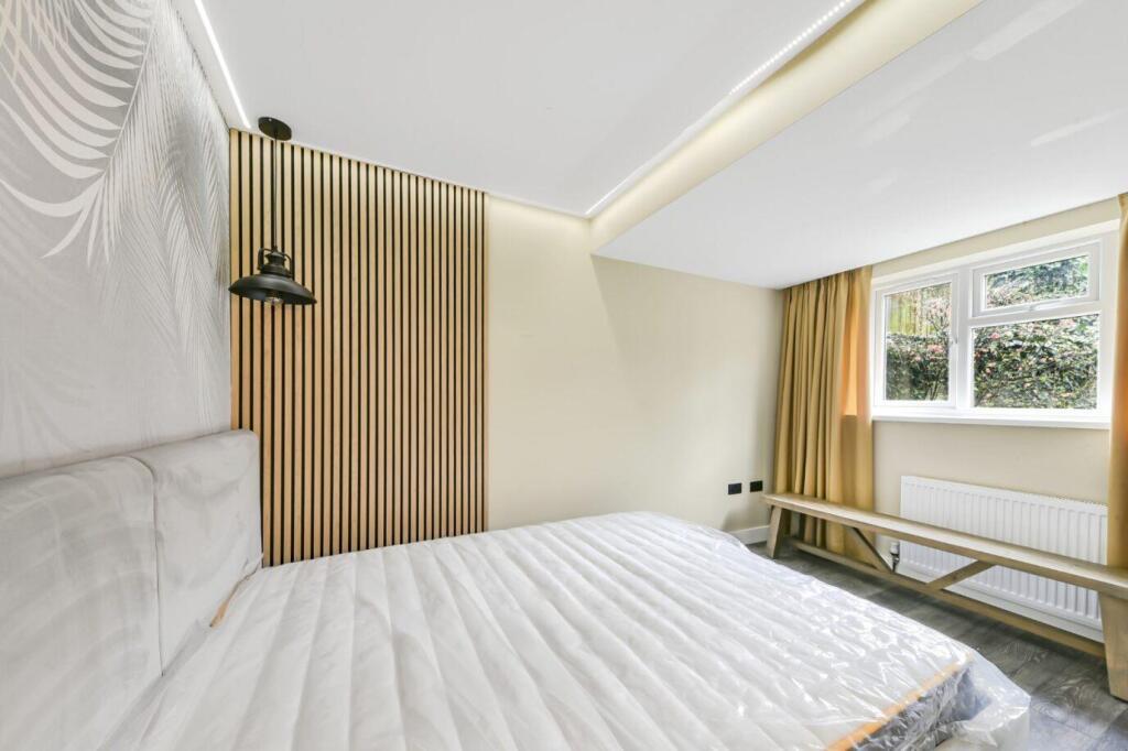 Bedroom1.jpg