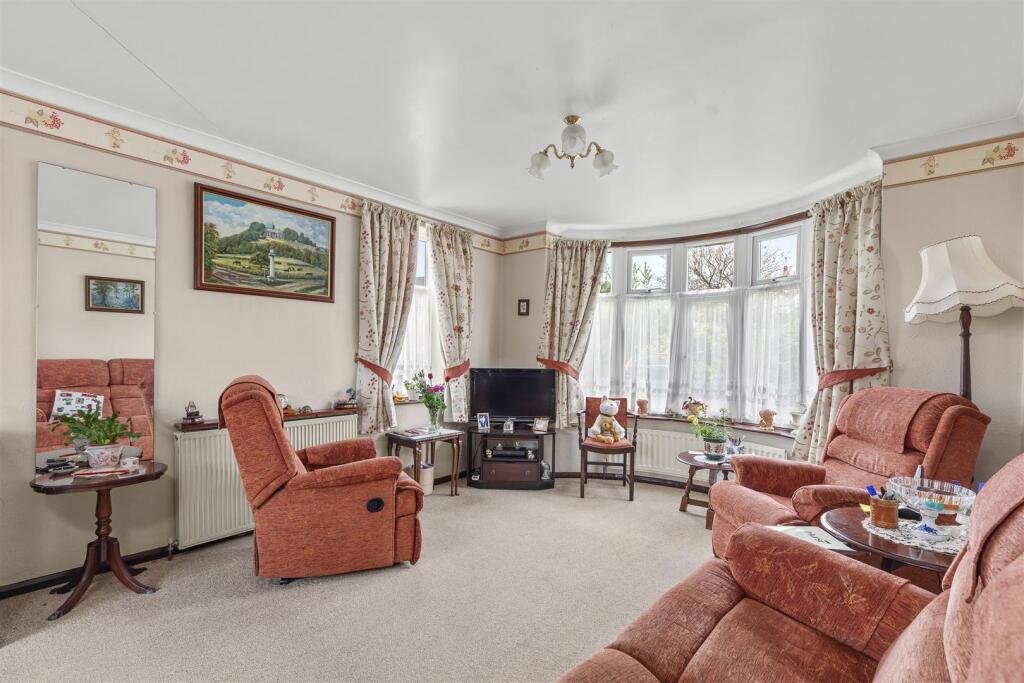 84 Totteridge Lane, HP13 7PZ-10.jpg