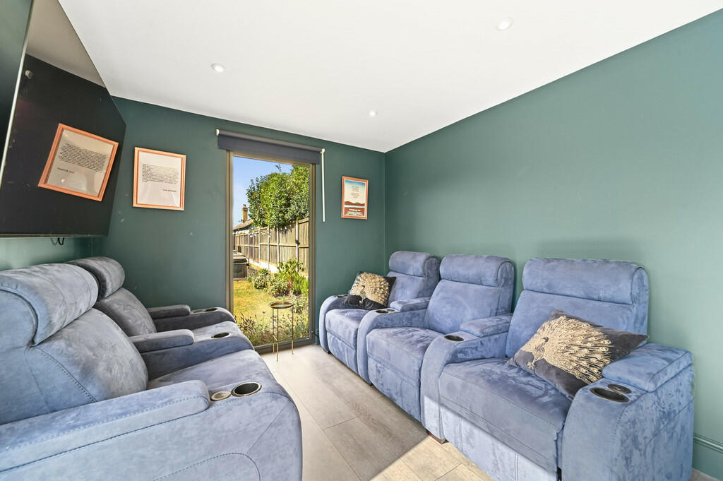 IMG_12529_22_larg...