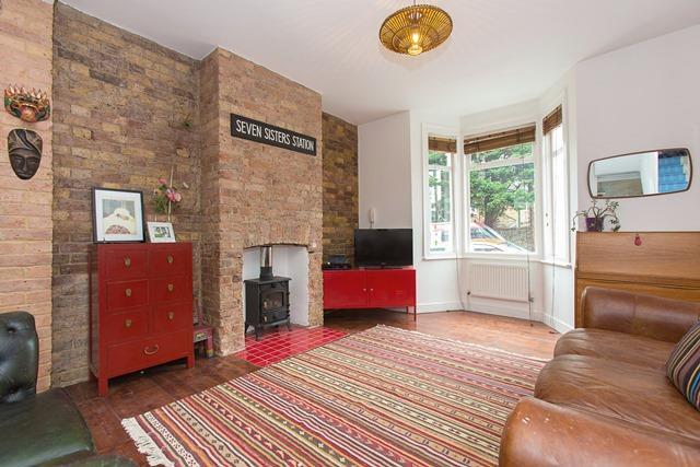 steele road 41 (lounge 2).jpg
