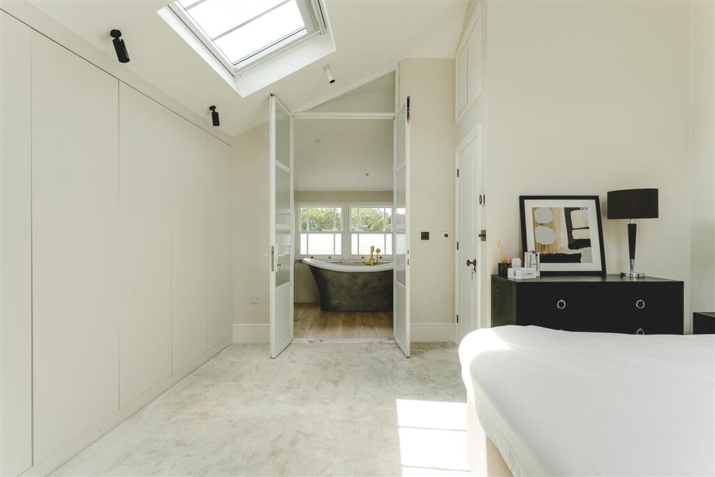 Navarino Road-43.jpg