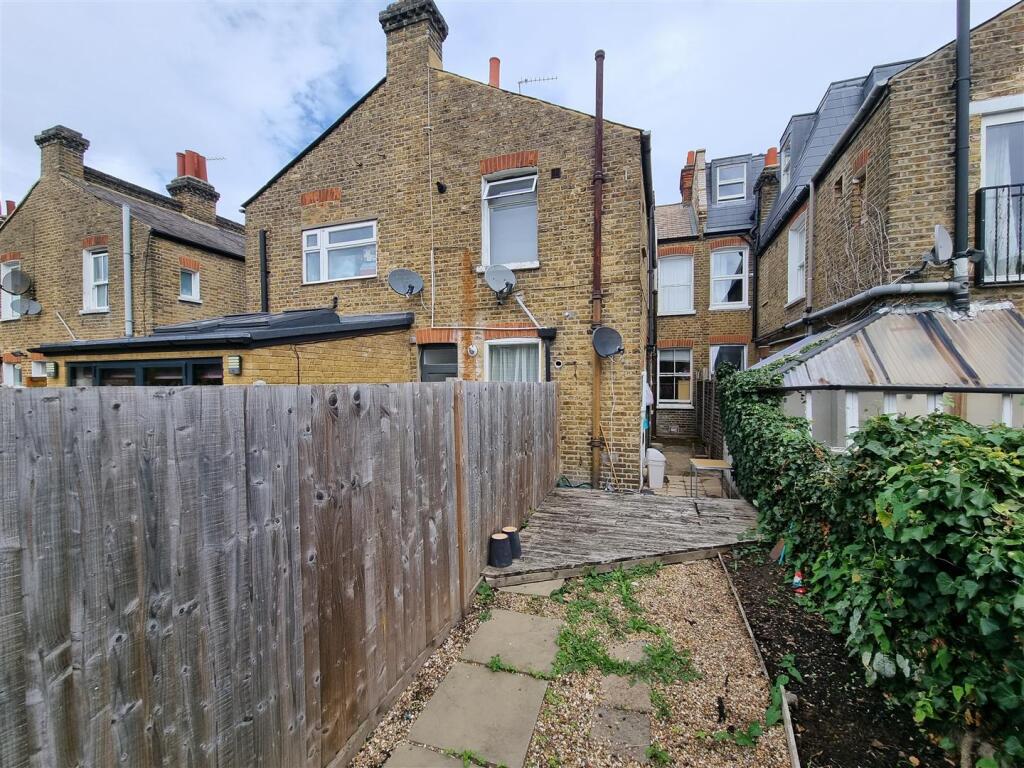 15 Loubet Street Outside Back.jpg