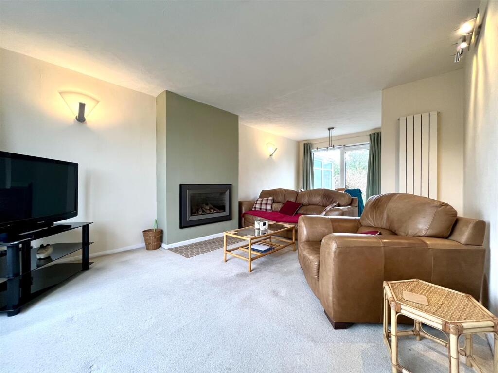 lounge.jpg