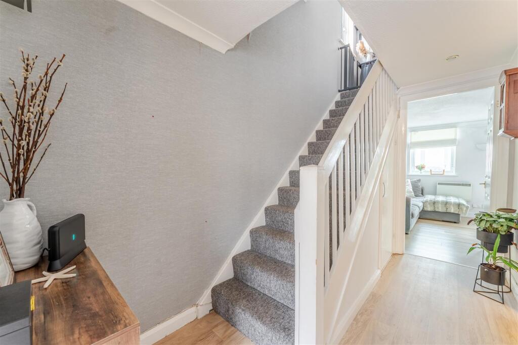 5 Church Court, Church Road, Redhill BS40 5SG 26.j