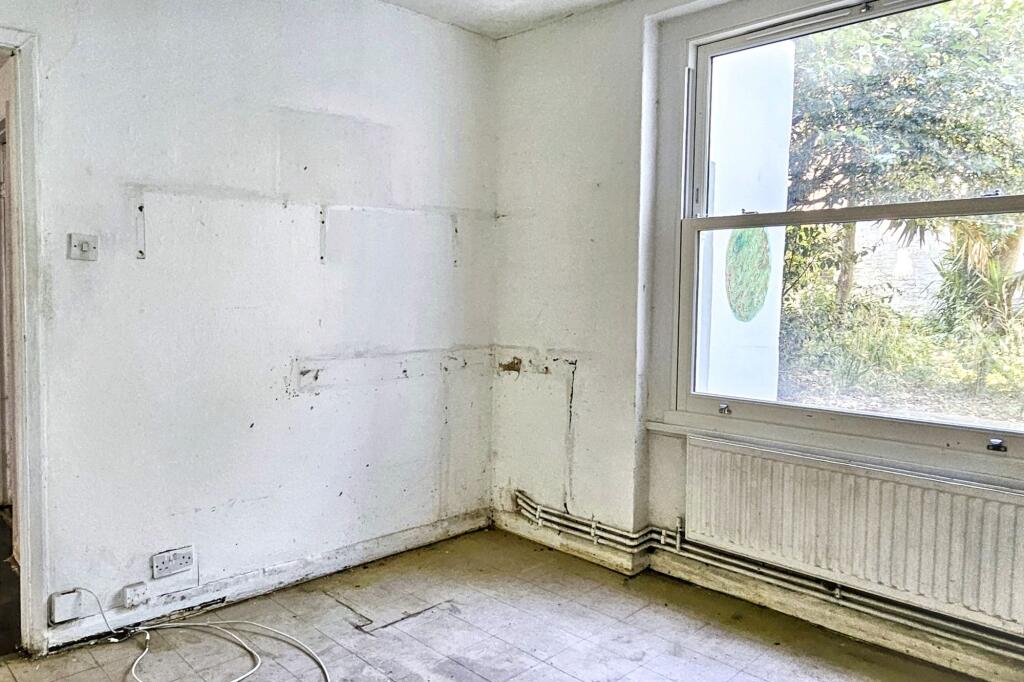 11a Stanlake Villas, London W12 7EX