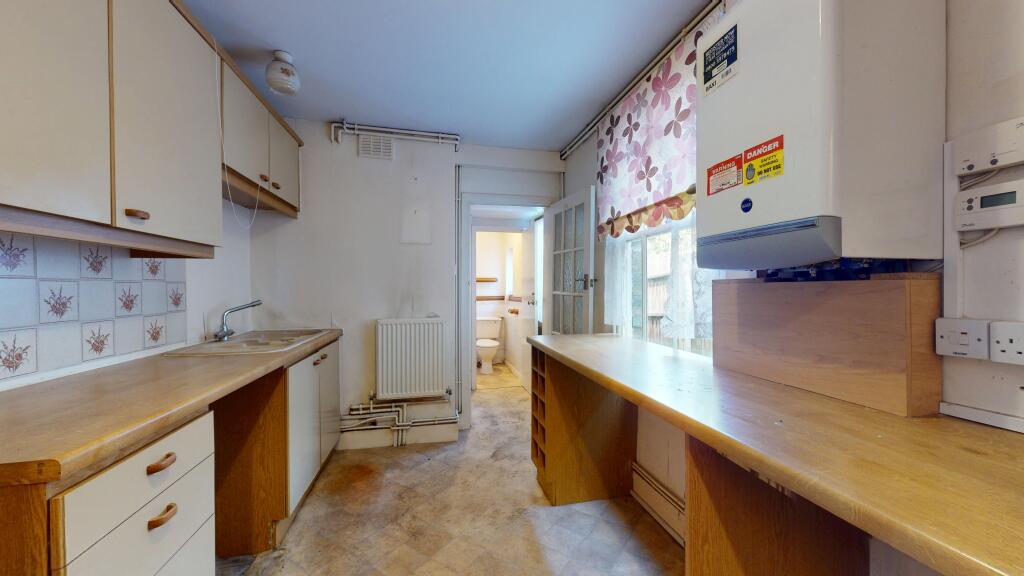 64 Sabine Road, Battersea, London, SW11 5LW