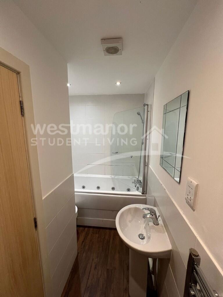 FLAT 4