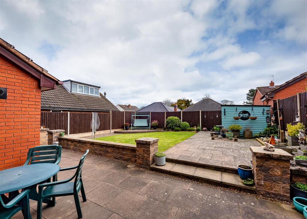 14 Greenacre Drive-garden1.jpg