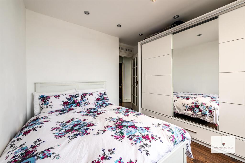 Queen's Court 130-013 HR - HPA.jpg