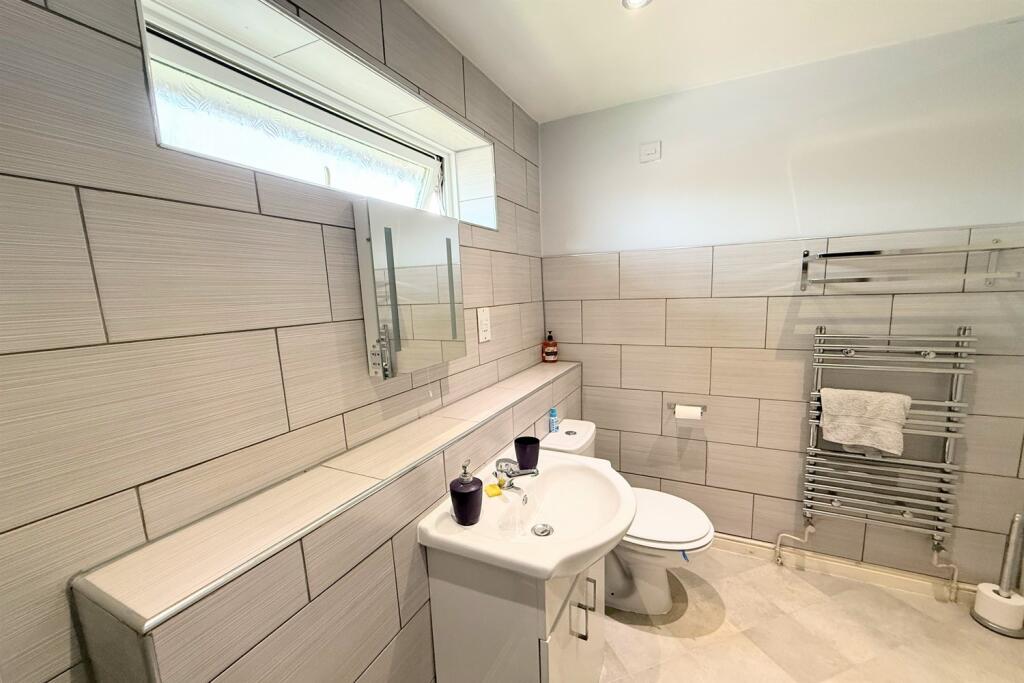 Annex En-Suite Showe