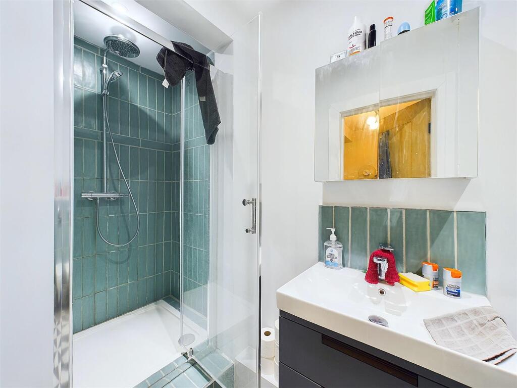 16 - 6 Bedroom HMO.jpg