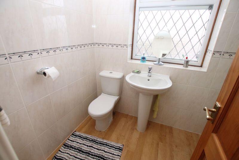 Shower room photo 2