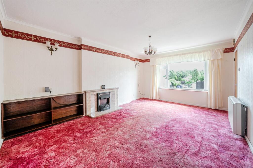 15 Simons Walk, Pattishall (10).jpg