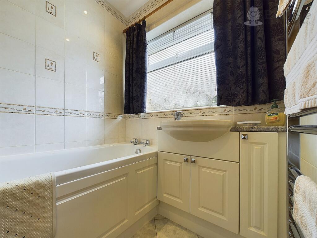 CAM03640G0-PR0022-STILL010