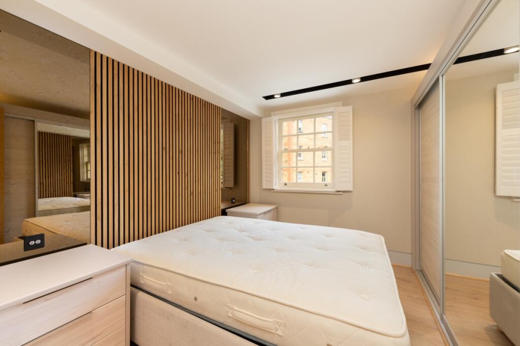 Lower Sloane Stre...