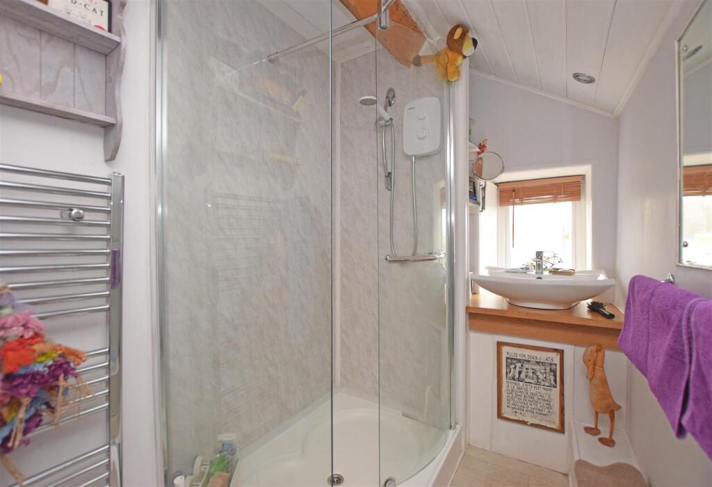 Bathroom.JPG