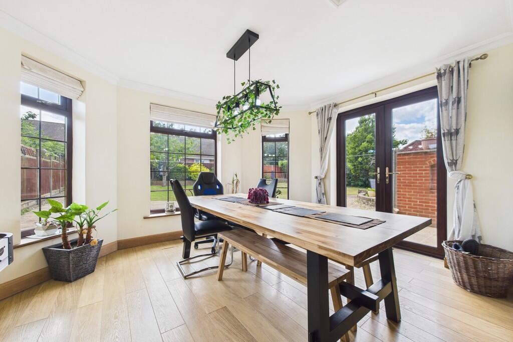 CAM01085G0-PR0589...