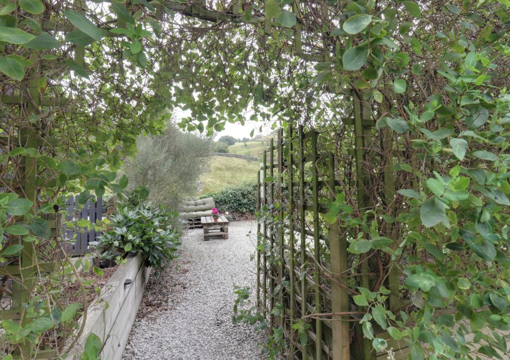 Entrance private garden