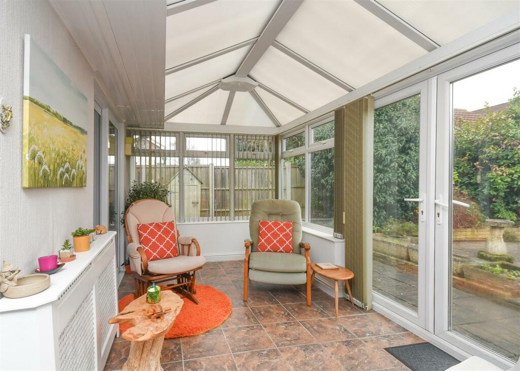 1 Oatlands Way - Conservatory.jpg