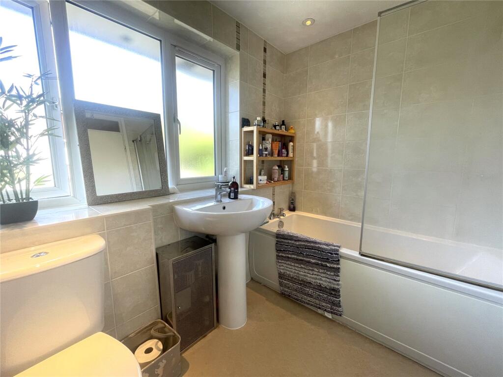 94D3EEA2-548A-4DC1-B