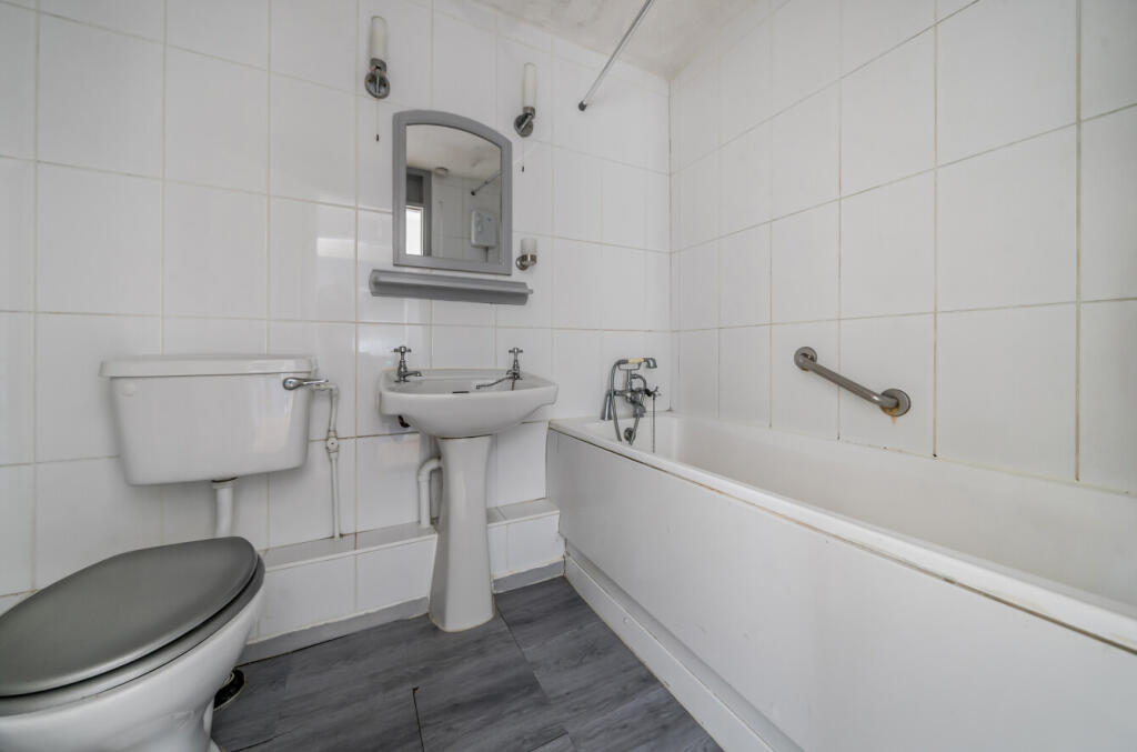 1381030-1-6925965...