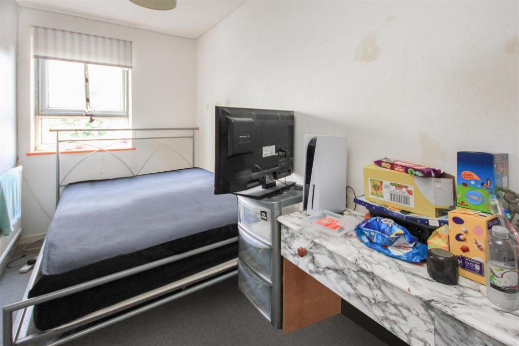 bed 2.JPG