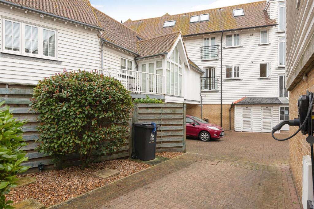The Slipway, Sea Wall, Whitstable