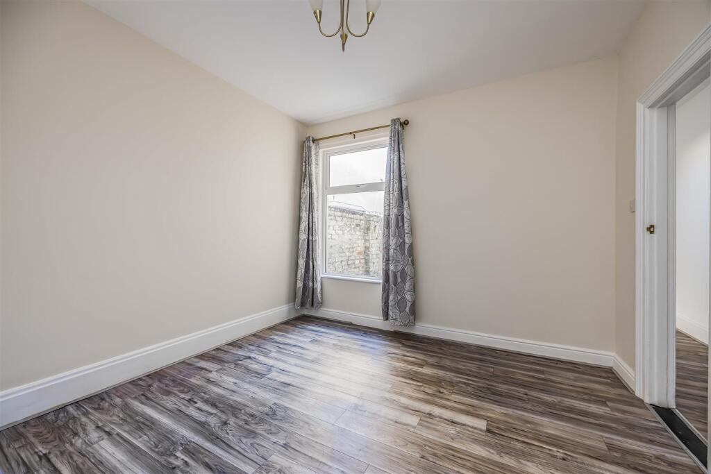 105 Powerscourt Road, Portsmouth-Small-PorticoMark