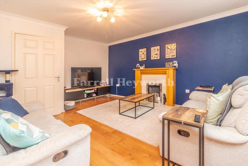 Lounge image 3