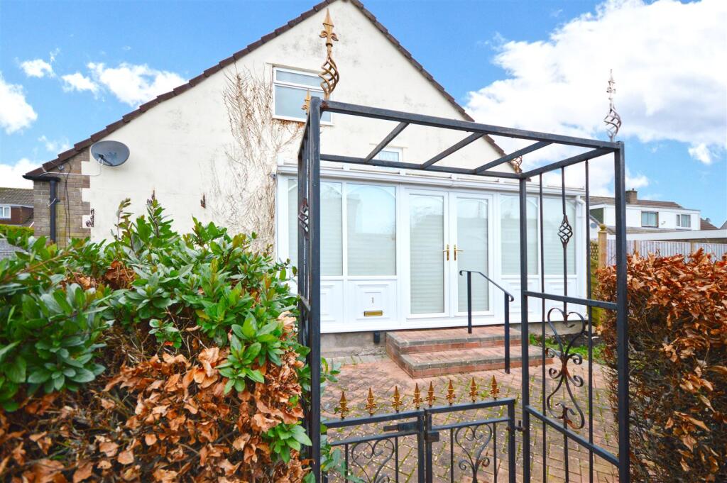 Entrance / Conservatory