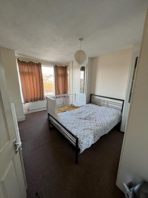 32 Dudley Road Bedroom (3)