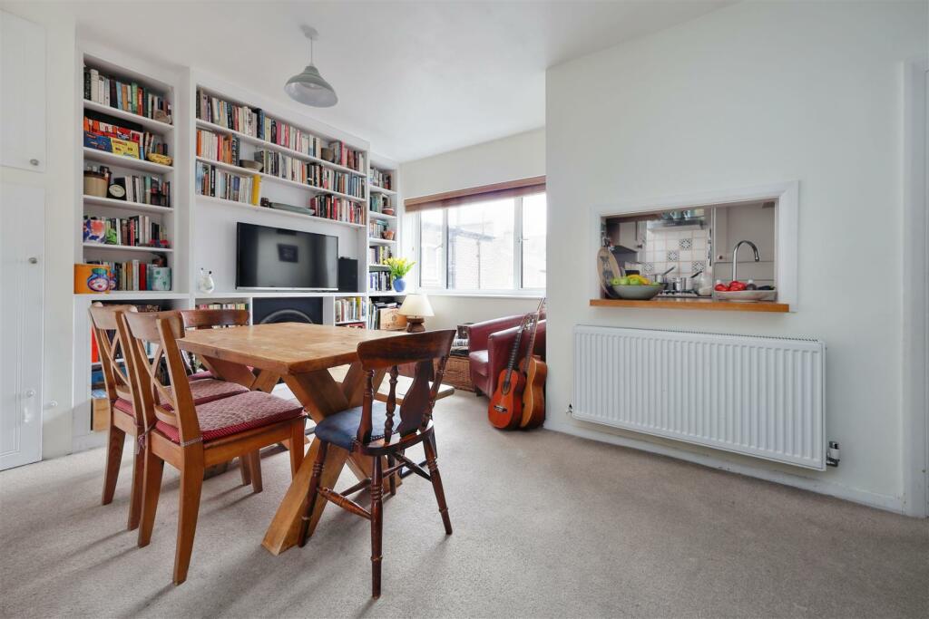 living-room 2.jpg