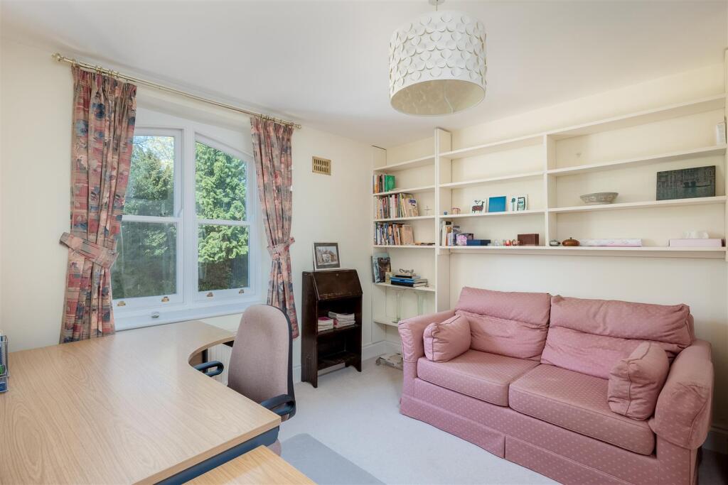 8 Wychwood House-8.jpg