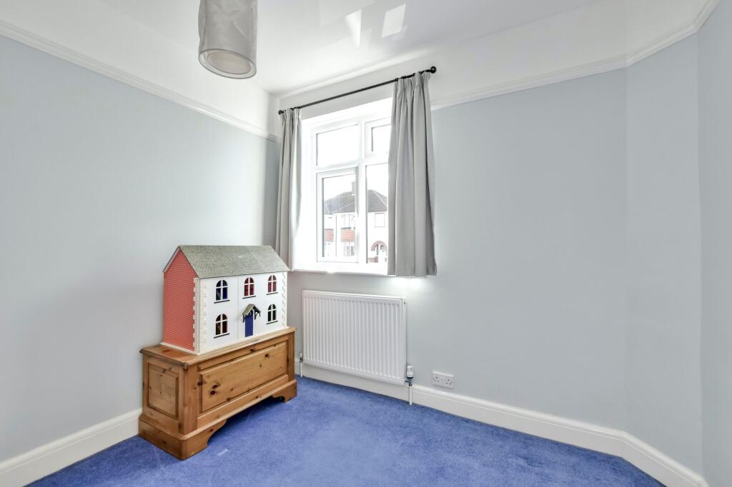 BEDROOM 4