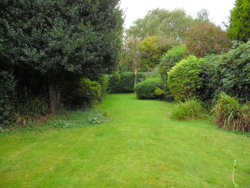 REAR MAIN GARDEN