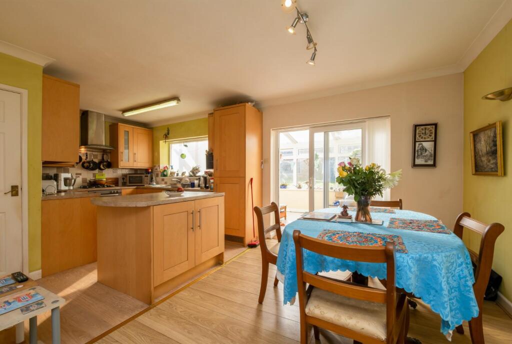 Kitchen/Dining Room