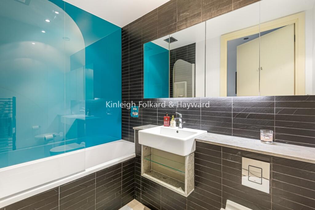 5e39f031-e2a1-4e0...